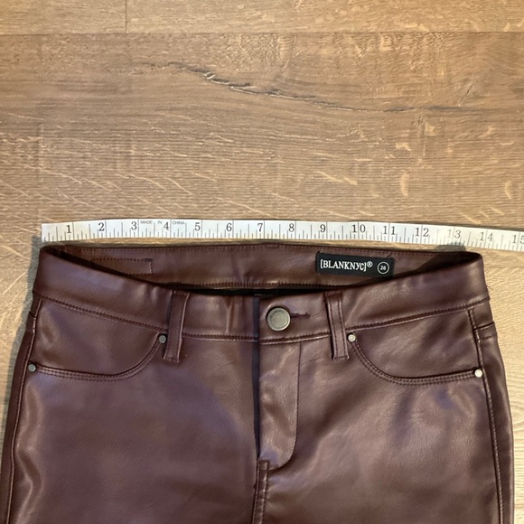 Blank NYC burgundy vegan leather slim fit, mid rise jeans, 26 - Picture 5 of 7